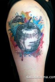 大臂抽象风格的彩色苹果纹身图案