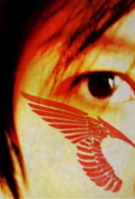 脸部红色的天使翅膀纹身图案