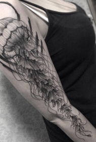 手臂雕刻风格黑色点刺水母纹身图案