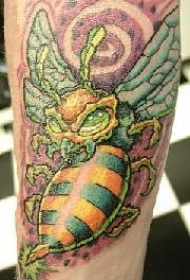 彩色邪恶的毒蜜蜂与紫色背景纹身图案