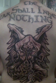 背部死亡天使和字母纹身图案