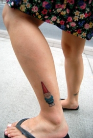 可爱的彩色小矮人脚踝纹身图案