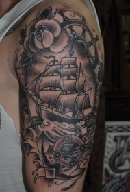 手臂old school帆船船锚与花朵纹身图案