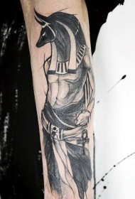 素描风格黑色埃及神像手臂纹身图案
