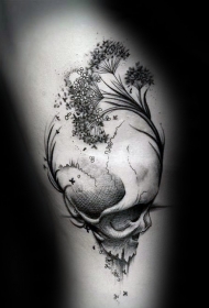 抽象风格的黑白骷髅与植物纹身图案