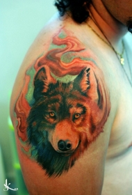肩部3D手绘风格自然彩色的狼头纹身图案