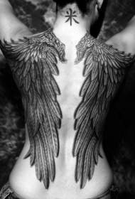背部3D黑白天使翅膀纹身图案