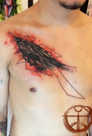 男性胸部乌鸦与几何和红色泼墨纹身图案