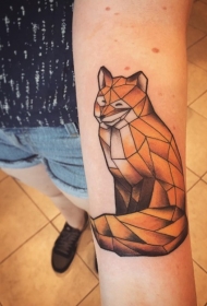 手臂抽象风格的彩色几何狐狸纹身图案