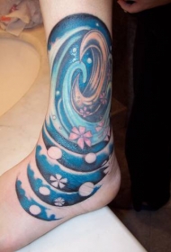 脚踝蓝色的月亮和漩涡纹身图案