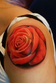 肩部3D逼真的彩色大玫瑰纹身图案