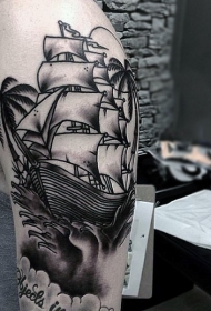手臂帆船和棕榈树字母纹身图案