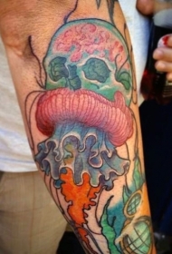 手臂搞笑的彩绘水母与骷髅纹身图案