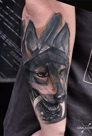 雕刻风格彩色狗与月亮手臂纹身图案