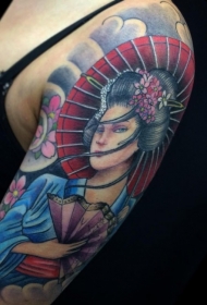 带雨伞的亚洲艺妓彩色大臂纹身图案