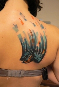 背部彩色的抽象鸟纹身图案