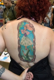 背部彩色卡通女孩雨伞和鳄鱼纹身图案