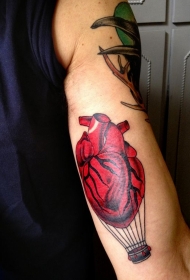 手臂惊人的红色心脏气球纹身图案
