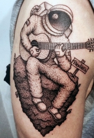 手臂简单的黑白点刺宇航员玩吉他纹身图案
