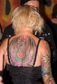 美丽的玫瑰和翅膀彩色背部纹身图案