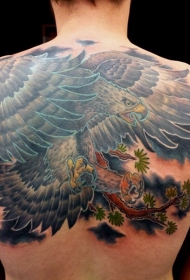 背部亚洲风格的鹰与树枝彩色纹身图案