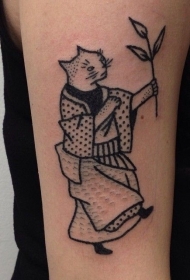 黑色点刺穿和服的亚洲猫纹身图案