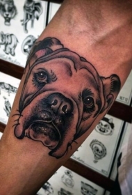 可爱逼真的小狗头像手臂纹身图案