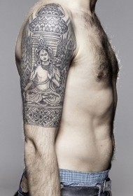 手臂上的佛教风格纹身图案