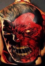 背部插画风格色邪恶的红色巨人纹身图案