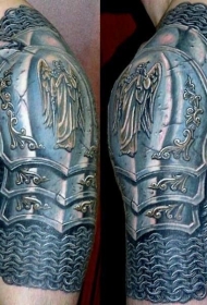 令人难以置信的手臂彩色中世纪盔甲纹身图案