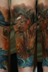 手背美丽的彩色马和美人鱼纹身图案
