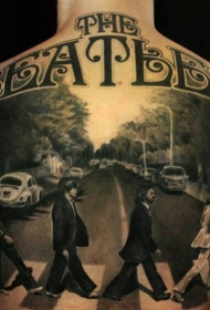 背部黑灰披头士乐队人物写实纹身图案