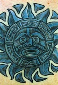 蓝色的阿兹特克太阳神艺术纹身图案