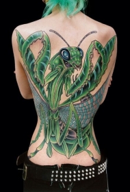 背部绿色的大螳螂精美纹身图案