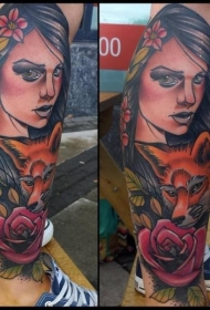 小腿肖像风格彩色的女人与狐狸花朵纹身图案
