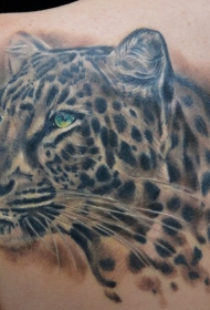 背部写实的美洲虎纹身图案