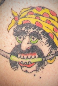 彩色的亚洲海盗头像纹身图案