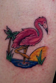 粉红色的火烈鸟在水中纹身图案