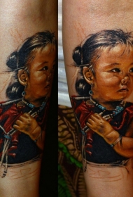 写实风格的彩色亚洲小女孩肖像纹身图案