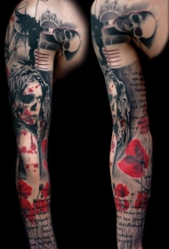 手臂可怕的彩绘女性花朵字母纹身图案