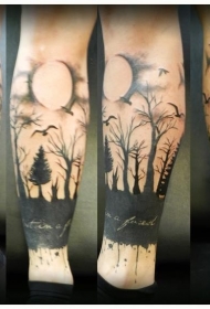 小腿满月和黑色森林纹身图案