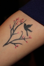 小清新树枝与小鸟纹身图案