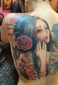 背部新型的彩色艺妓纹身图案