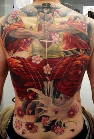 背部彩色的日式大武士樱花纹身图案