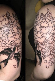 手臂美丽的牡丹花与燕子纹身图案
