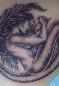 黑色的美人鱼和小婴儿纹身图案