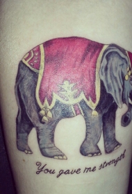 手臂纪念风格的彩色大象字母纹身图案
