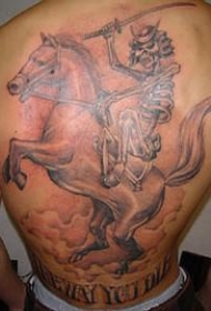 背部死亡骷髅骑士和马纹身图案
