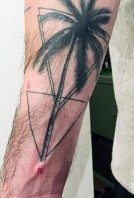 手臂简单的几何风格彩色棕榈树与三角形纹身图案