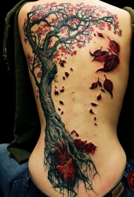 背部奇妙的黑色与红色大树叶子心脏纹身图案